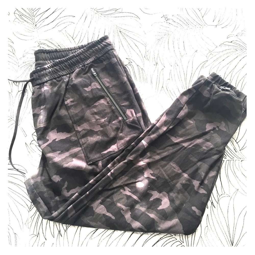 Athleta Farallon Camo Pant (Jogger)